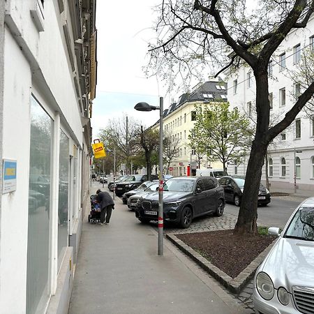 Traumhafte Wohnung Fuer 2, Walk In Dusche, Extra Kueche, Nespresso, Zentral Vienna Exterior photo