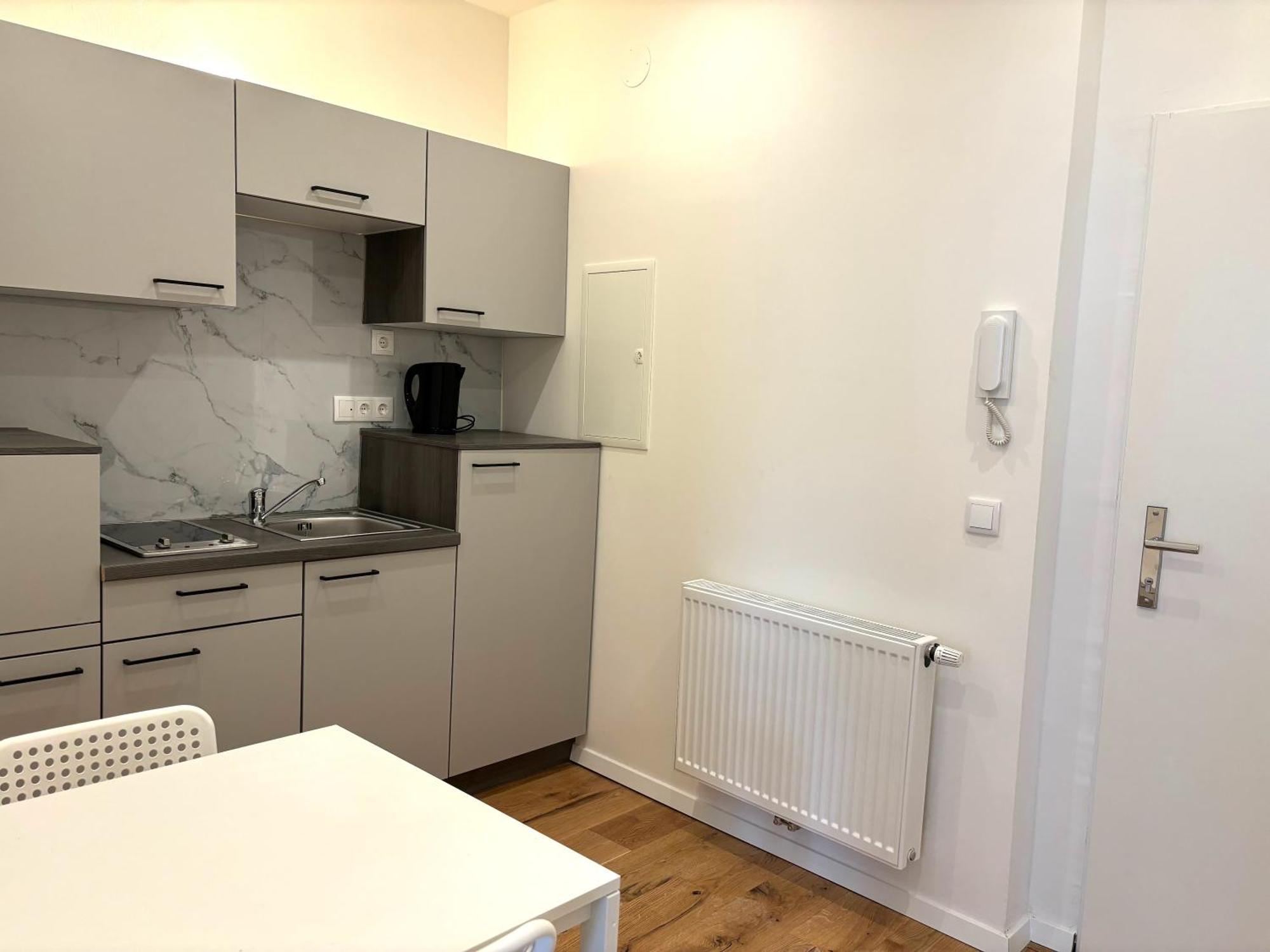 Traumhafte Wohnung Fuer 2, Walk In Dusche, Extra Kueche, Nespresso, Zentral Vienna Exterior photo